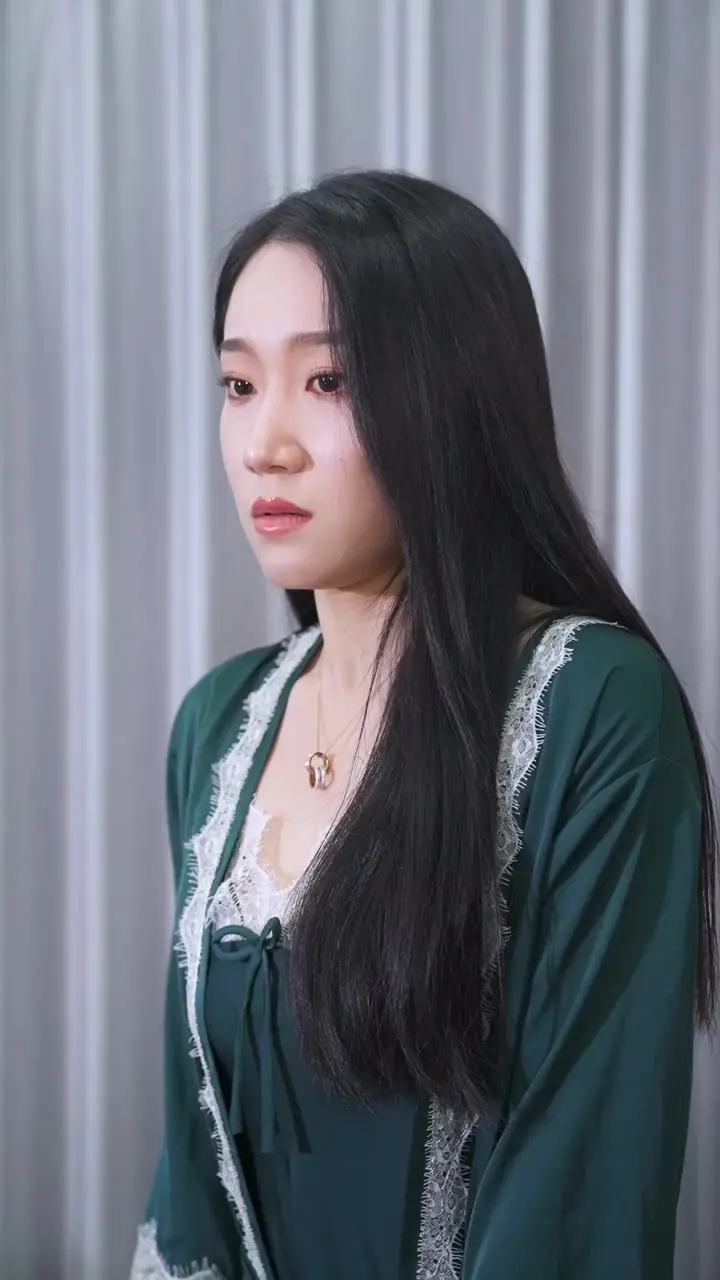 《想做姐姐的小狼狗》:禁忌之恋,心动与挣扎的青春物语